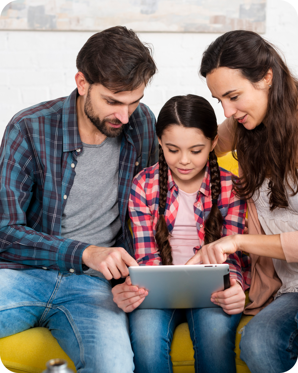 1-happy-family-browsing-internet