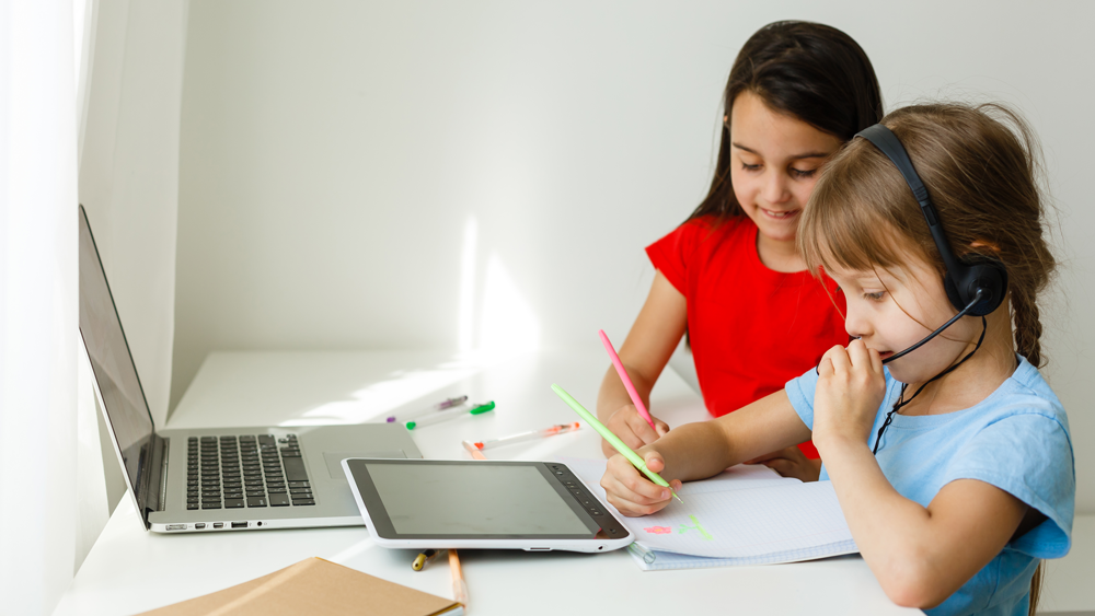 1learning-from-home-home-school-kid-concept-little-children-study-online-learning-from-home-with-laptop-quarantine-social-distancing-concept
